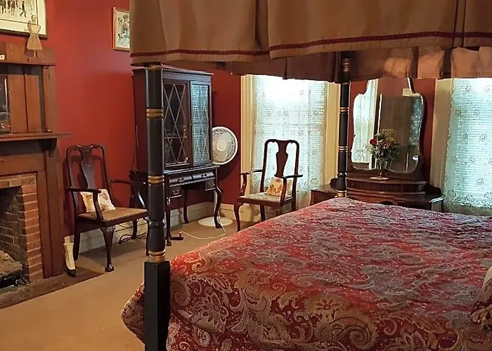 Riverview Mansion Bed & Breakfast