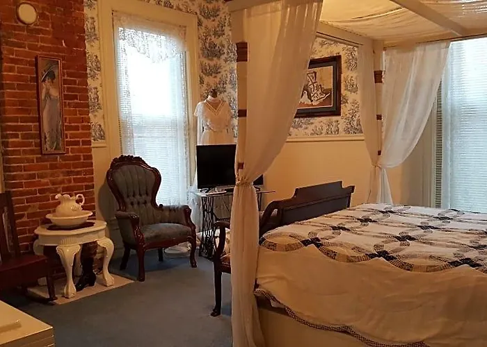 Riverview Mansion Bed & Breakfast