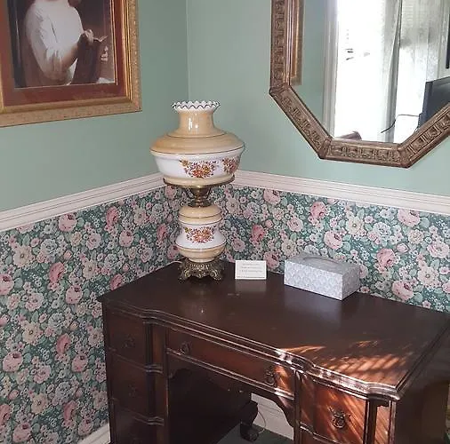 Bed & Breakfast Riverview Mansion 3*