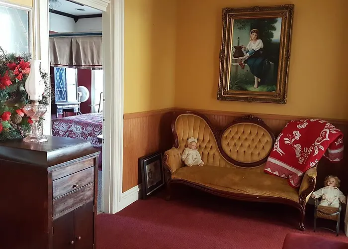 Riverview Mansion 3* Metropolis