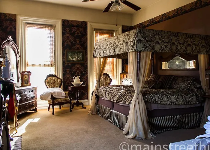 Bed & Breakfast Riverview Mansion Metropolis