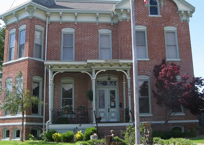 Riverview Mansion 3*