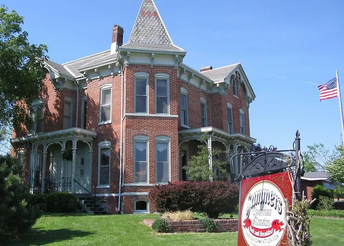 Riverview Mansion Bed & Breakfast Metropolis