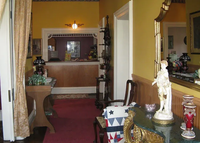 Riverview Mansion 3* Metropolis