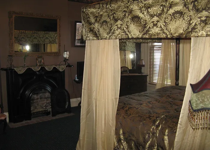 Riverview Mansion Bed & Breakfast
