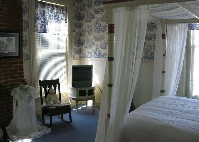 Riverview Mansion 3* Metropolis