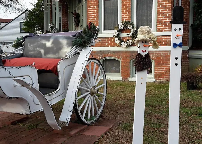 Riverview Mansion Bed & Breakfast Metropolis